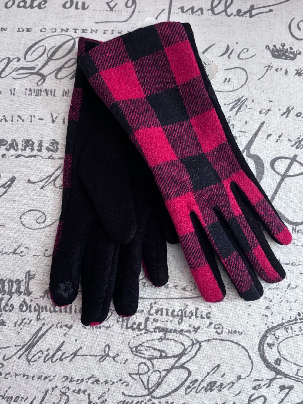 Black & Red Plaid Women’s Touchscreen Gloves